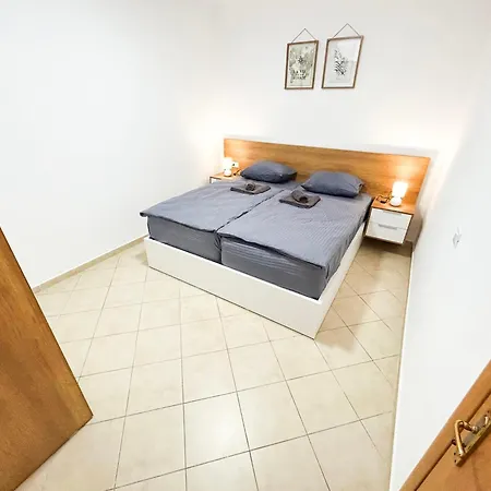 2 Bedroom 980 Appartamento Durrës