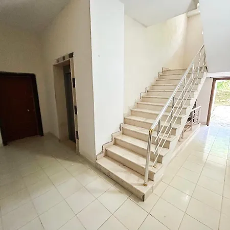 2 Bedroom 980 Apartment *