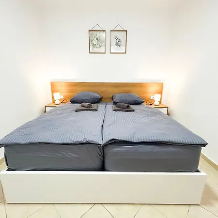 2 Bedroom 980 Apartment