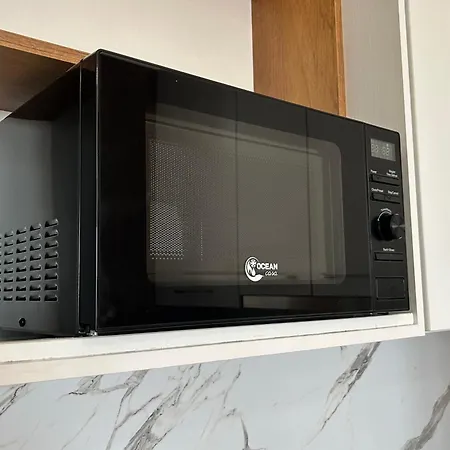 2 Bedroom 980 Apartment *