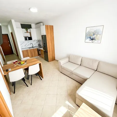 2 Bedroom 980 Apartment