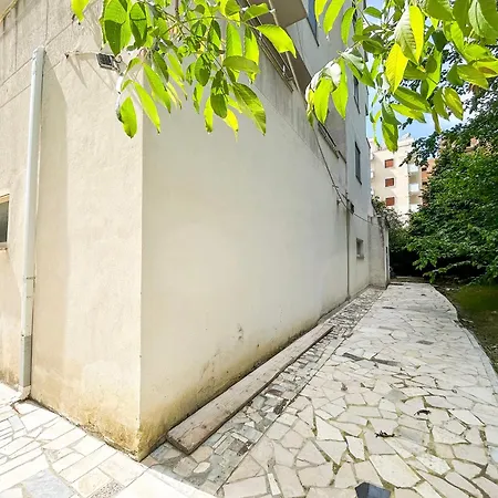 2 Bedroom 980 Appartamento Durrës