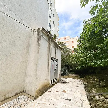 2 Bedroom 980 *