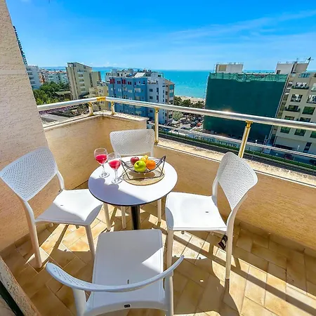 2 Bedroom 980 Apartment *